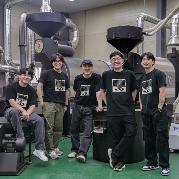 발루토 커피 배경 이미지
